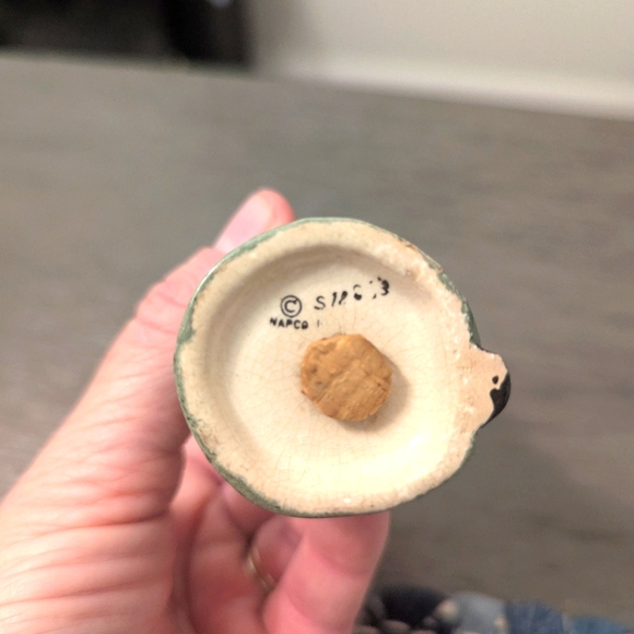 Vintage 1956 Napco Salt or Pepper Shaker "Kissing Holland" - Picture 4 of 6